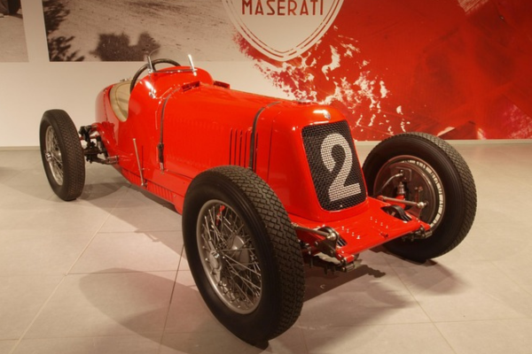 A História da Maserati: Como Um Tridente Italiano Virou Símbolo de Luxo e Velocidade